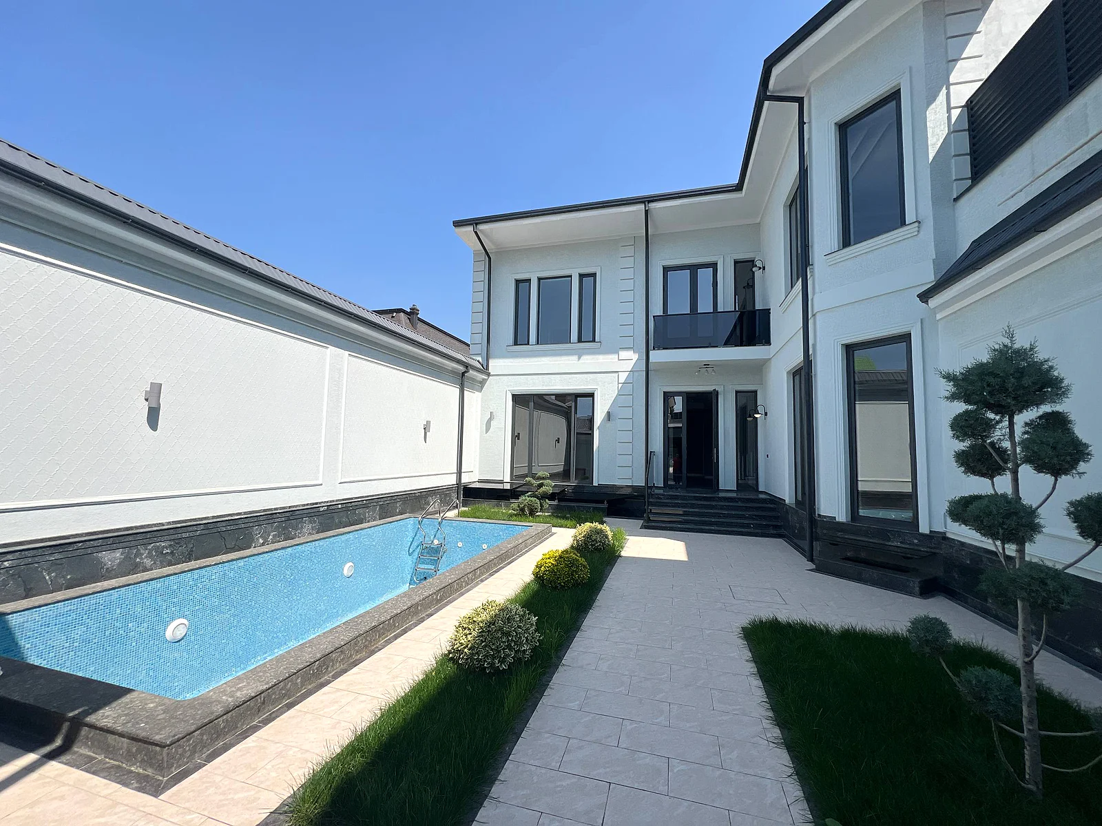 Продажа 5-комнатной квартиры в mirzo-ulugbek районе, 600 м² — центр Луначарского