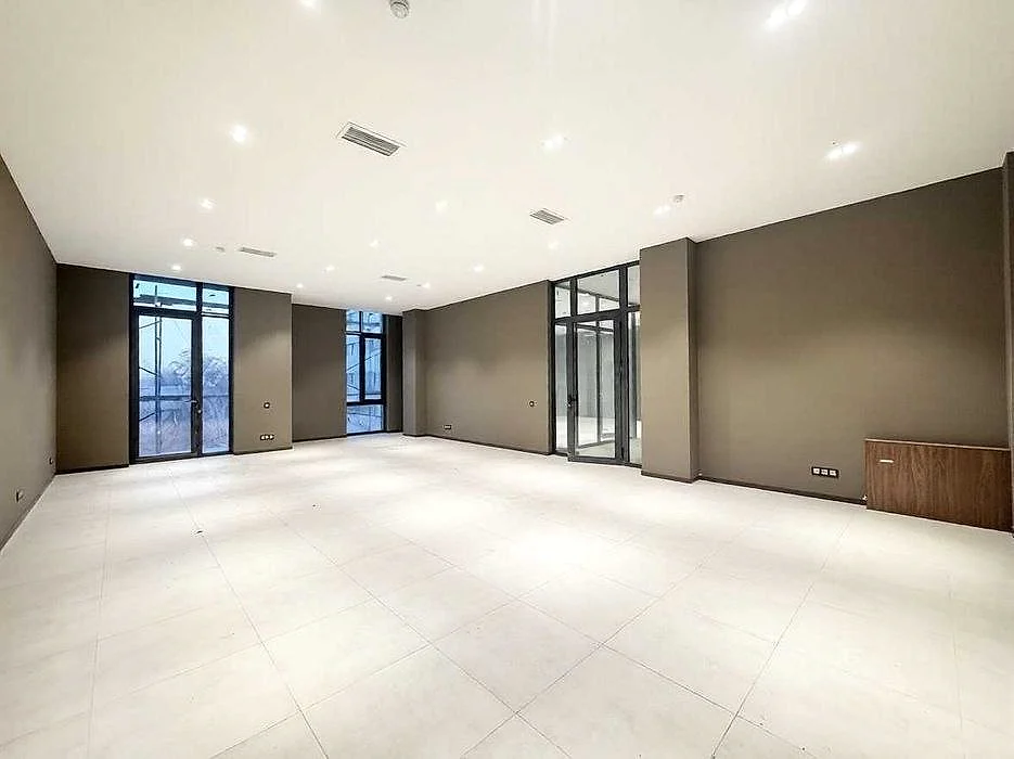 Продажа коммерческого помещения в yunusabad районе, 1 050 м² — Бадамзар