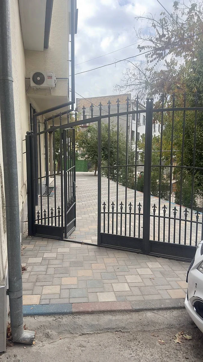 Аренда коммерческого помещения в yunusabad районе, 1 000 м² — Амира Темура