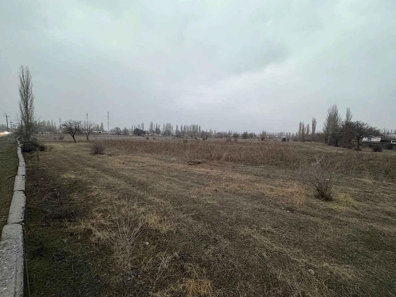 oblast-tashkent tumanida turar joy uchun yer uchastkasi sotiladi — 1
