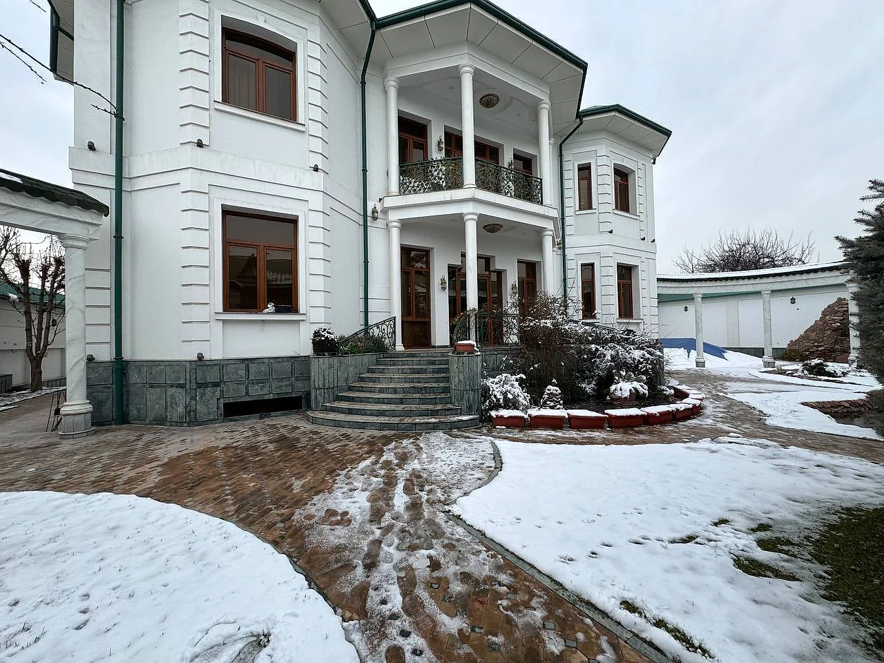 Продажа дома в Мирзо-Улугбекском районе, 1 140 м² — центр Луначарского — 1