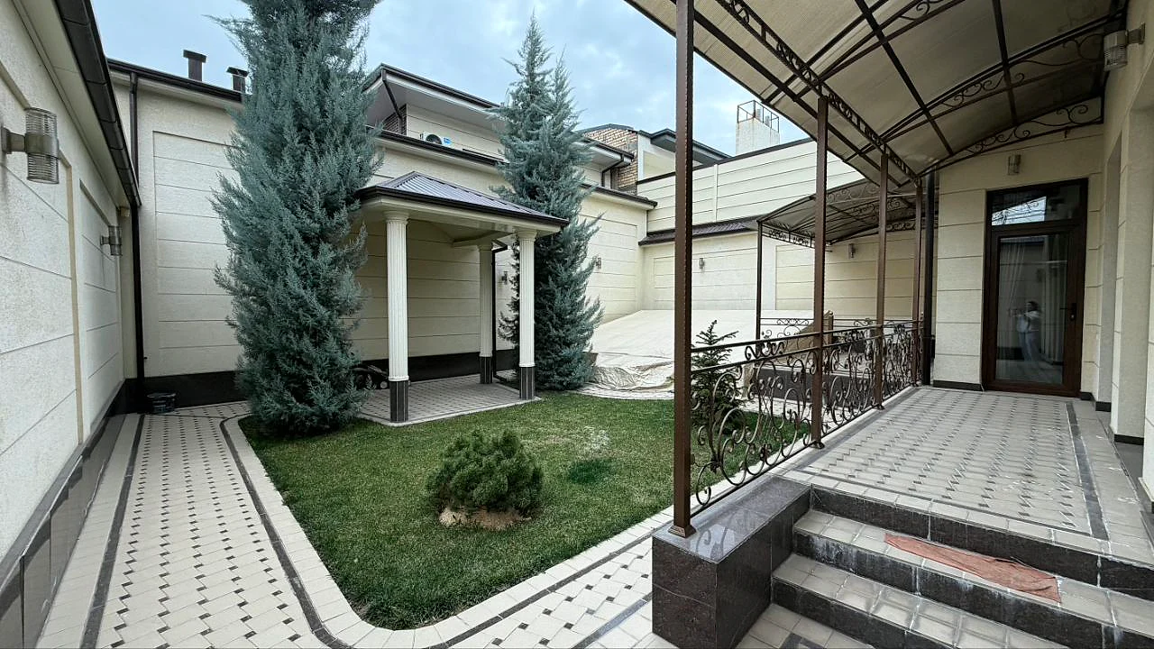 Продажа 4-комнатной квартиры в mirzo-ulugbek районе, 350 м² — Центр Луначарского